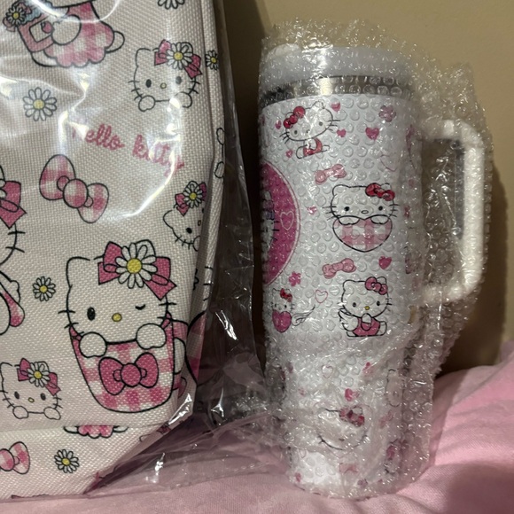 Hello Kitty Tote Bag and 40oz stainless steel Tumbler with handle and lid new - Picture 2 of 6